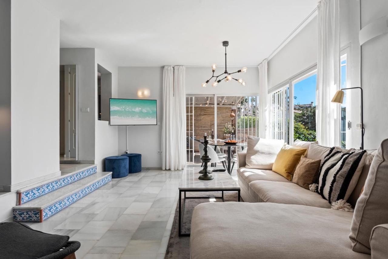 Stunning Townhouse With Pool In Riviera Del Sol By Costarentals - Ref 199 Sitio de Calahonda Bagian luar foto